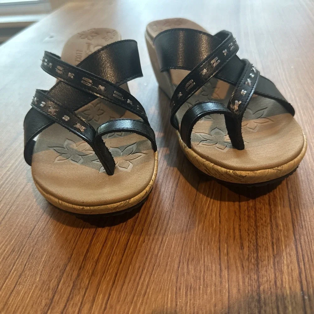 NEW SKECHERS Cali Luxe Foam Wedge Sandals Womens Sz 8 Black 3